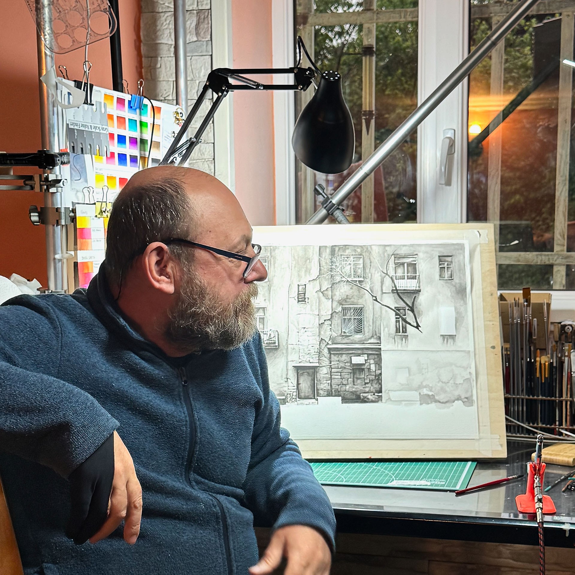 AlexSolo in his studio